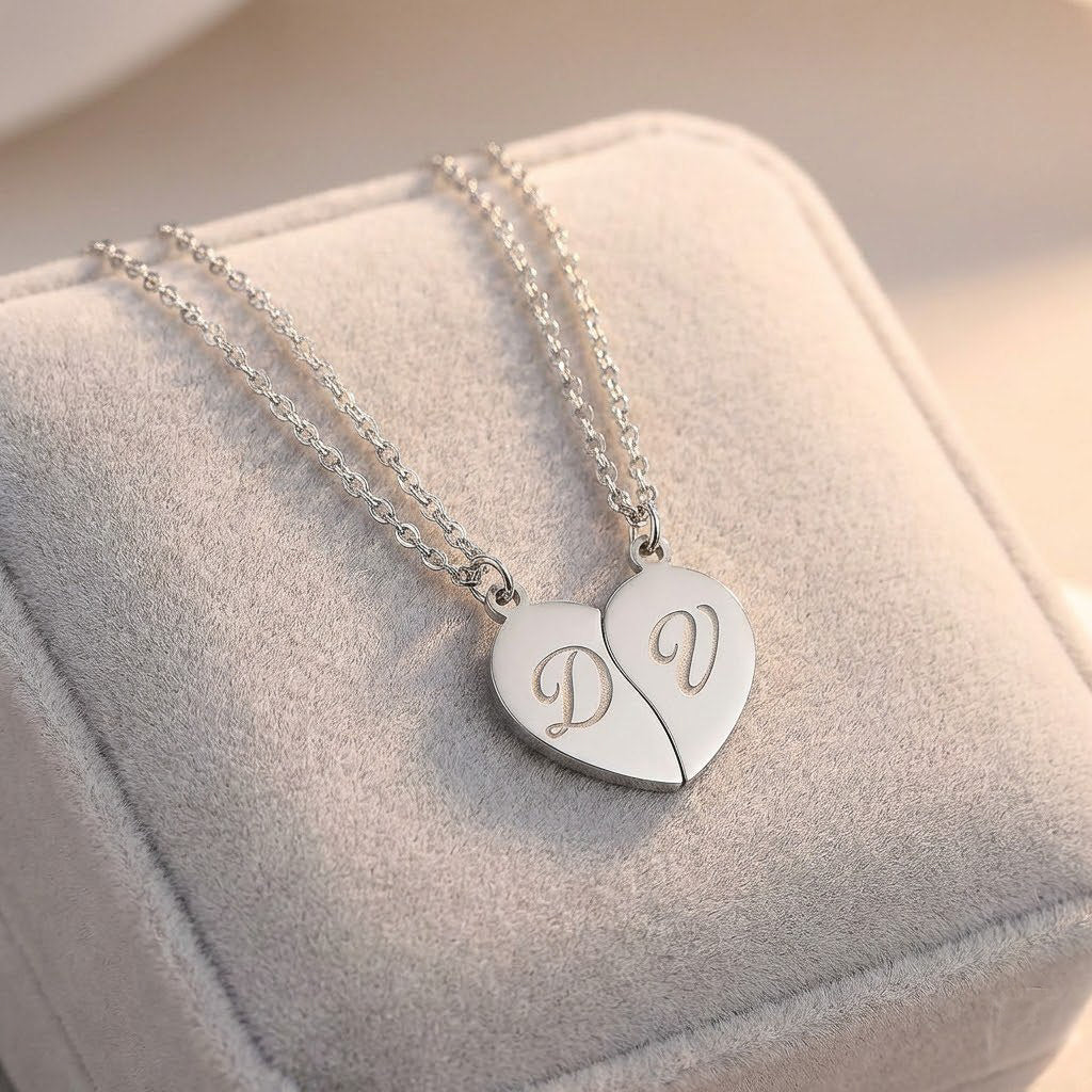 Insieme per Sempre – Collane di Coppia con Cuore Diviso e Orsetto Scrigno