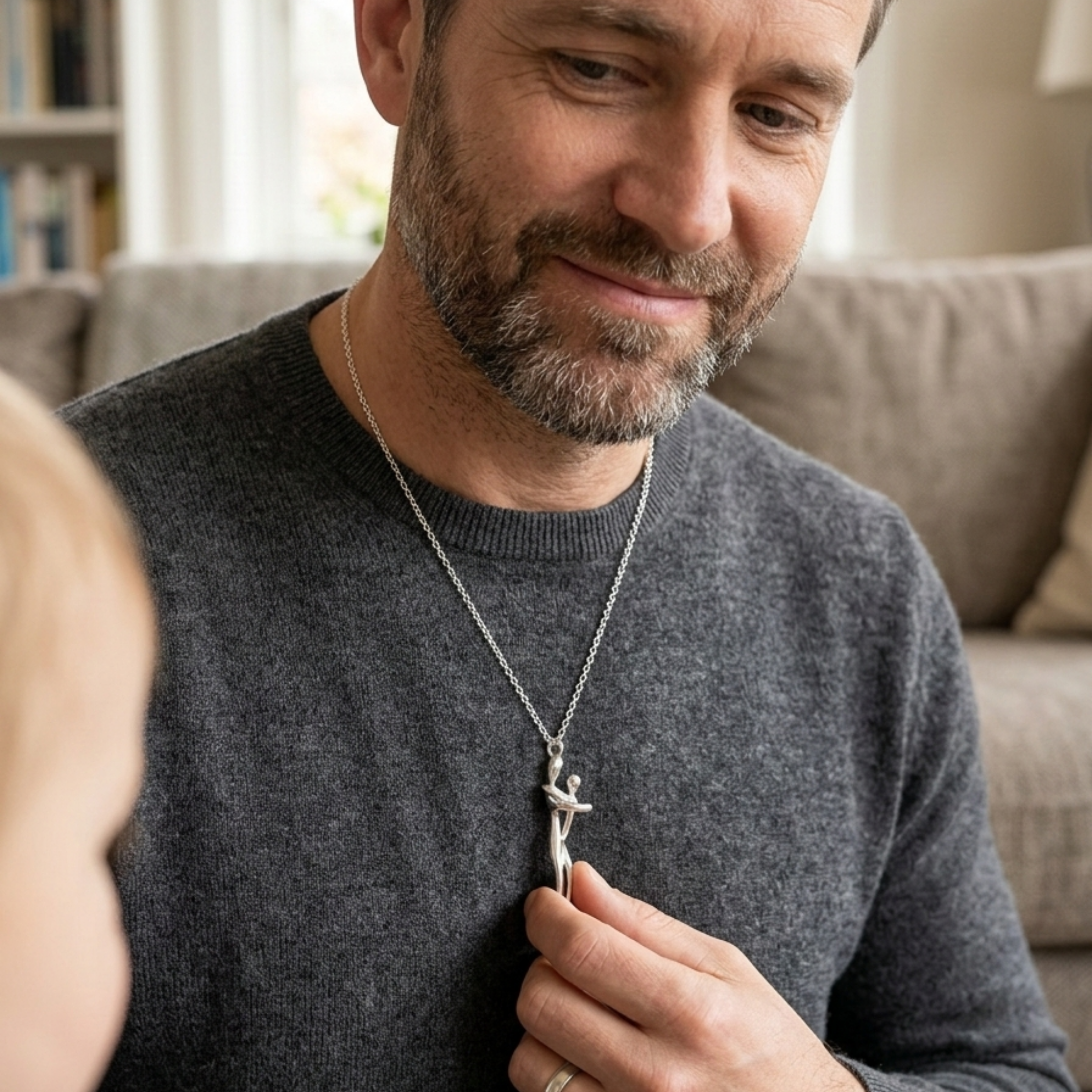 Collana con Ciondolo Abbraccio Padre e Figlio