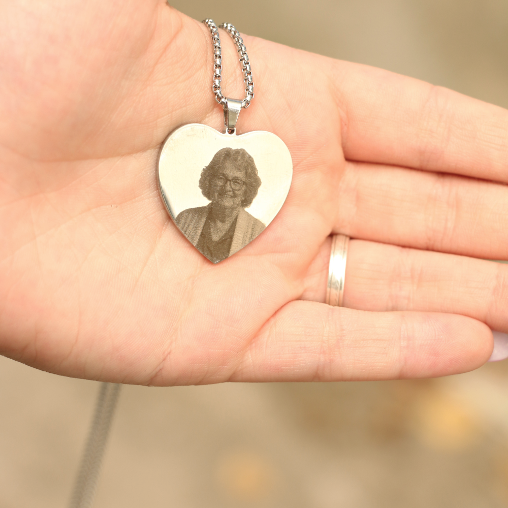 Collana ciondolo tondo e targhetta incisa in argento 925 - Sepi gioielli